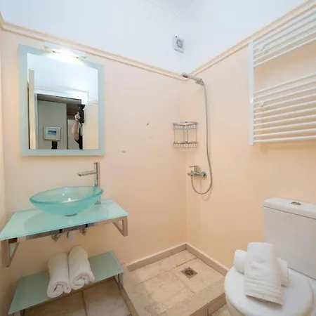 Paradise House Apart2, 5min Walking Distance To Center Apartmán