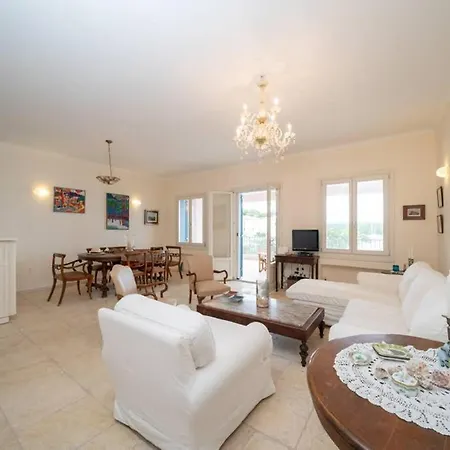 Paradise House Apart2, 5min Walking Distance To Center Fiskardo