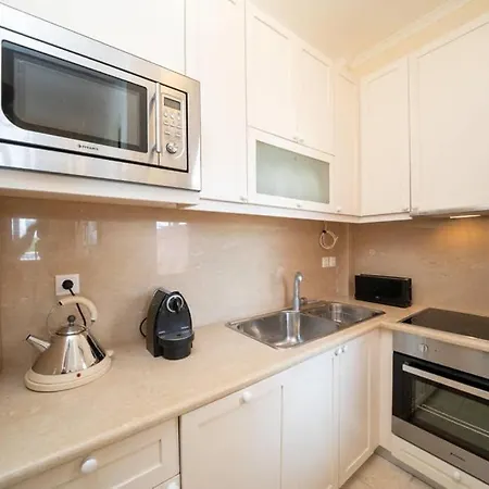 Paradise House Apart2, 5min Walking Distance To Center Apartment *